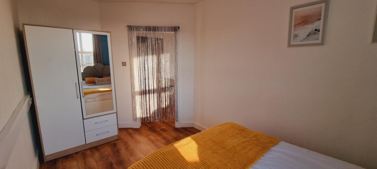 Modern And Spacious Swansea Centre Apartment Exterior foto